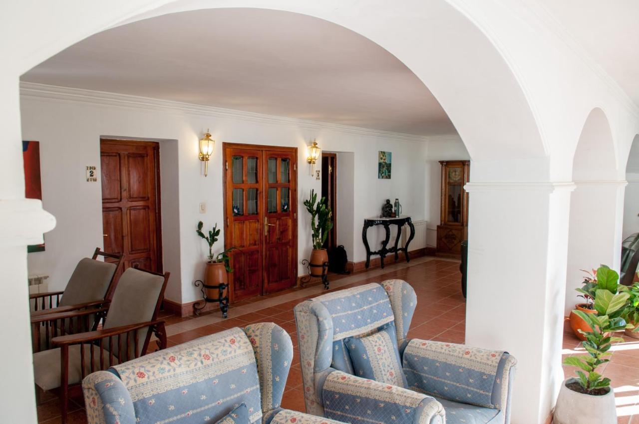 Hotel Tampu à Cachí Extérieur photo